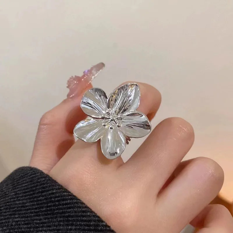 Stainless Steel Flower Stud Earrings for Women Girls Vintage Gold Color Metal Earrings Trendy Daily Wear Fashion Jewelry Gifts