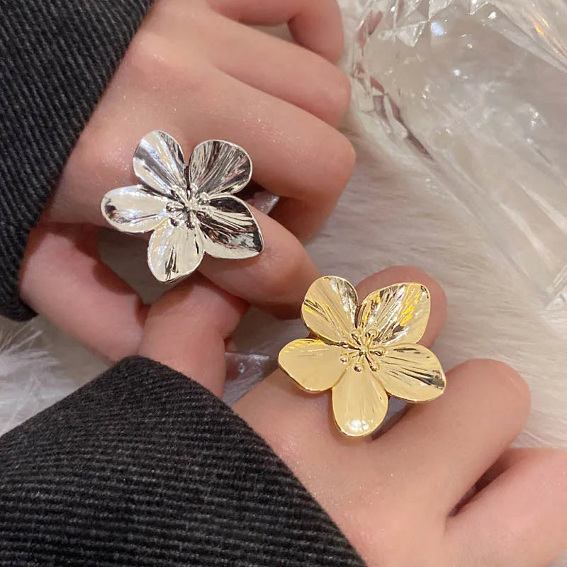 Stainless Steel Flower Stud Earrings for Women Girls Vintage Gold Color Metal Earrings Trendy Daily Wear Fashion Jewelry Gifts