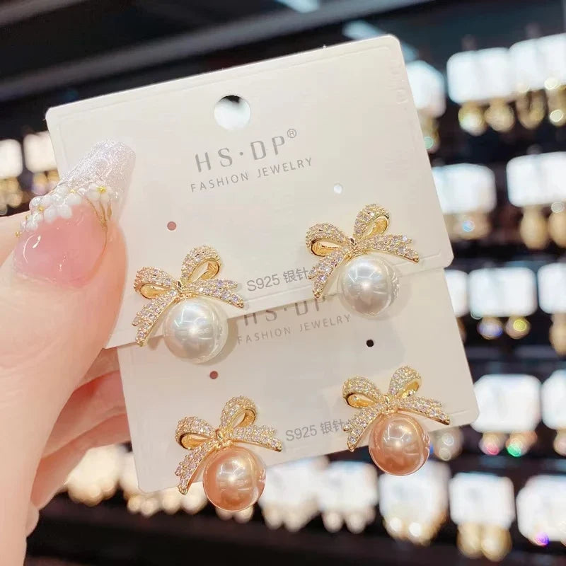 1par Micro Set Zircon Bow Pearl Pendant Earrings 2025 New Design Jewelry For Womens and Girls Fashion Ear Accessories